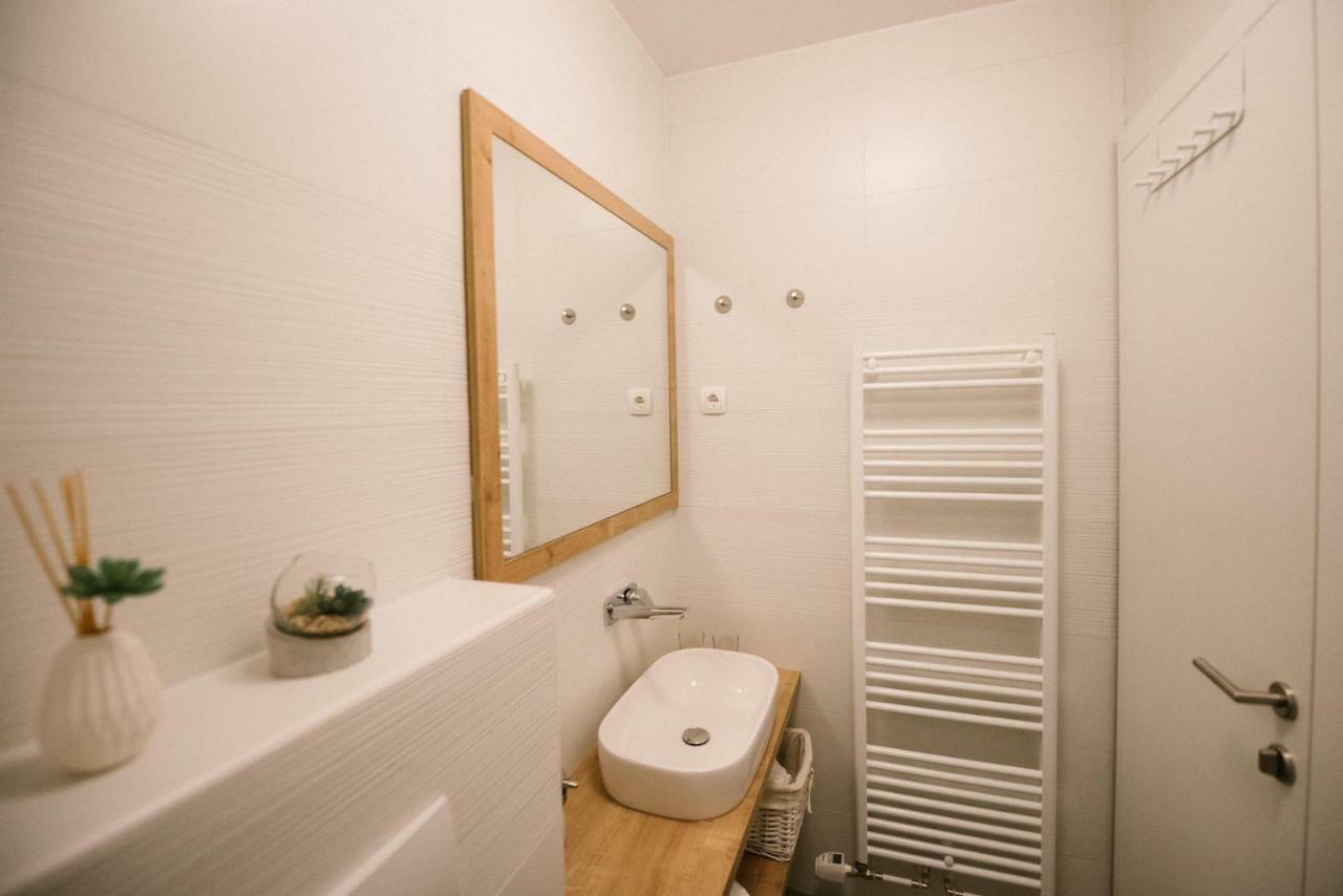 2I Rooms Ðakovo Exteriör bild