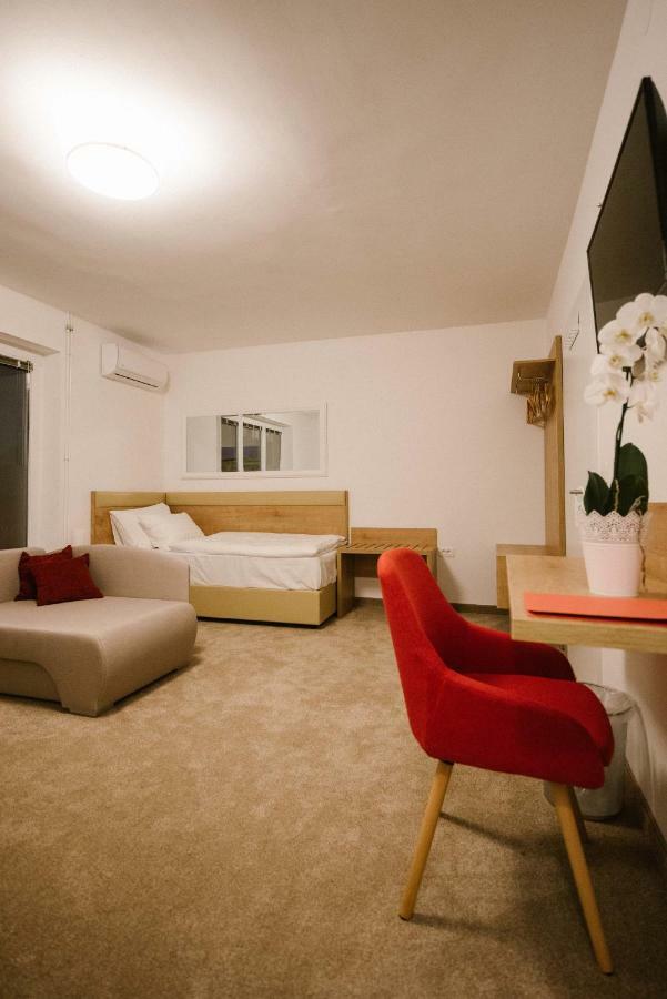 2I Rooms Ðakovo Exteriör bild