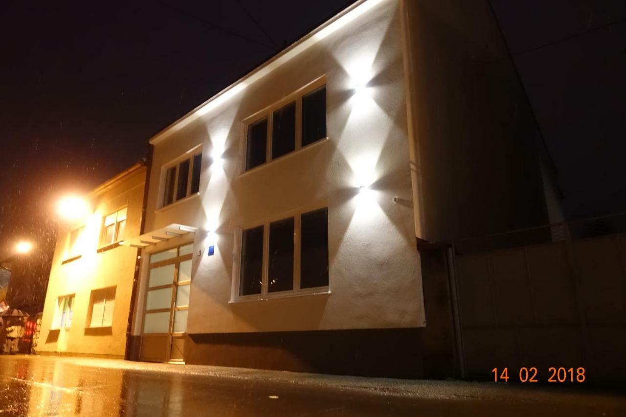 2I Rooms Ðakovo Exteriör bild